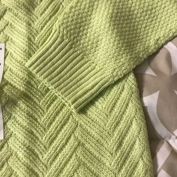 Lattice Front Raglan Crewneck Sweater - Picture 4 of 6